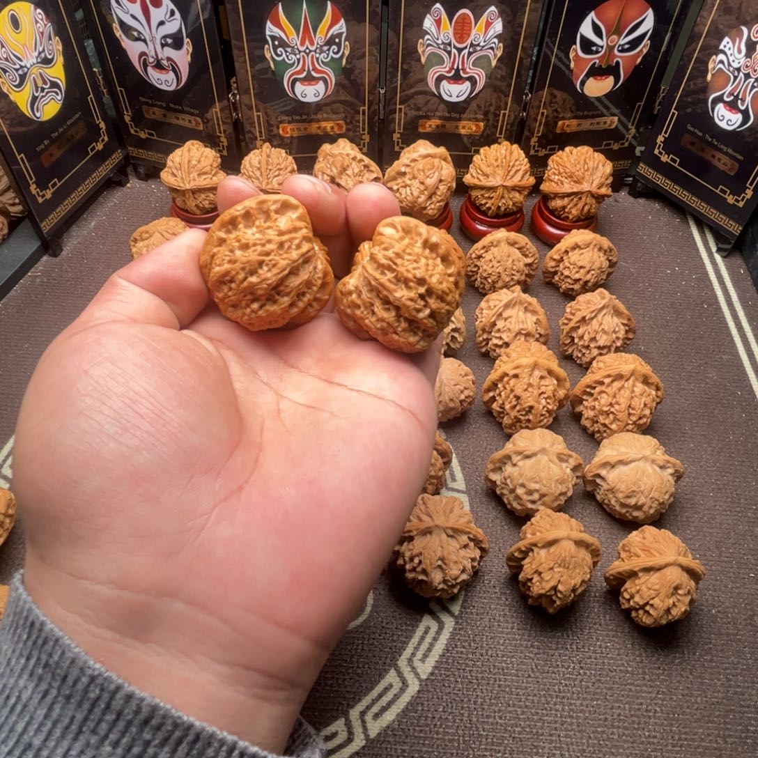 文玩核桃吊坠血麒麟11111111111