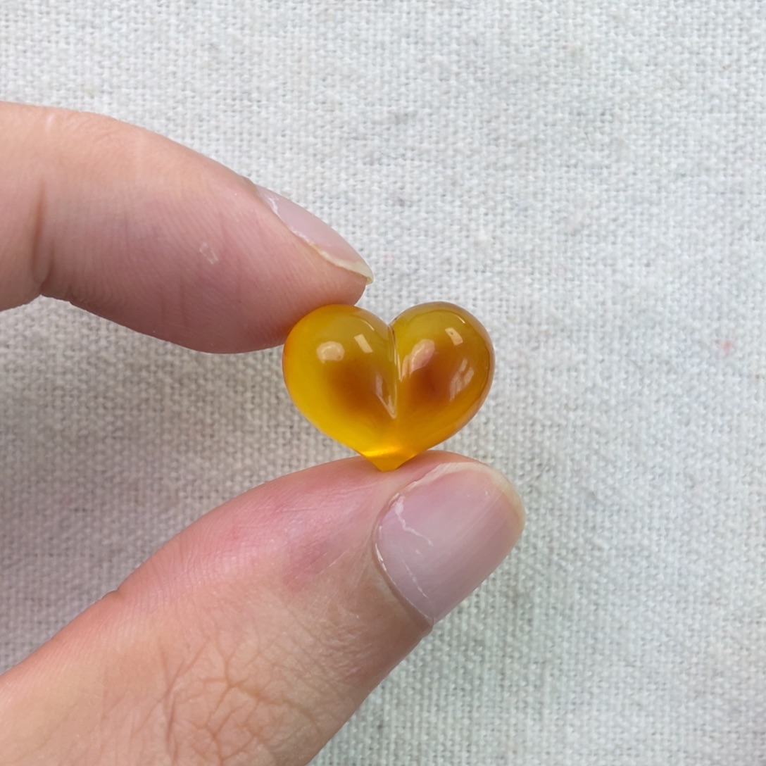 琥珀未镶嵌珠宝奇石屁桃