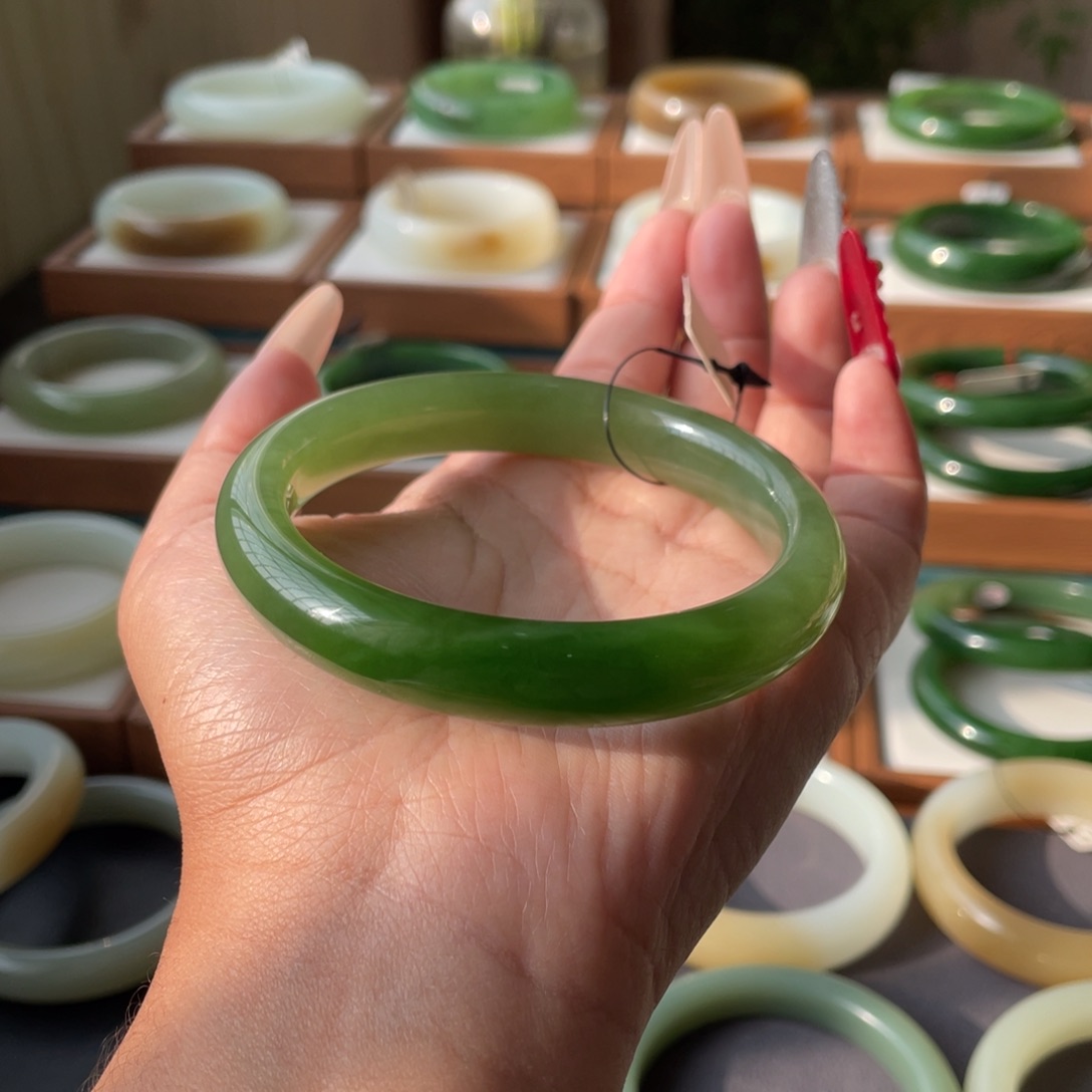 未镶嵌手镯和田玉