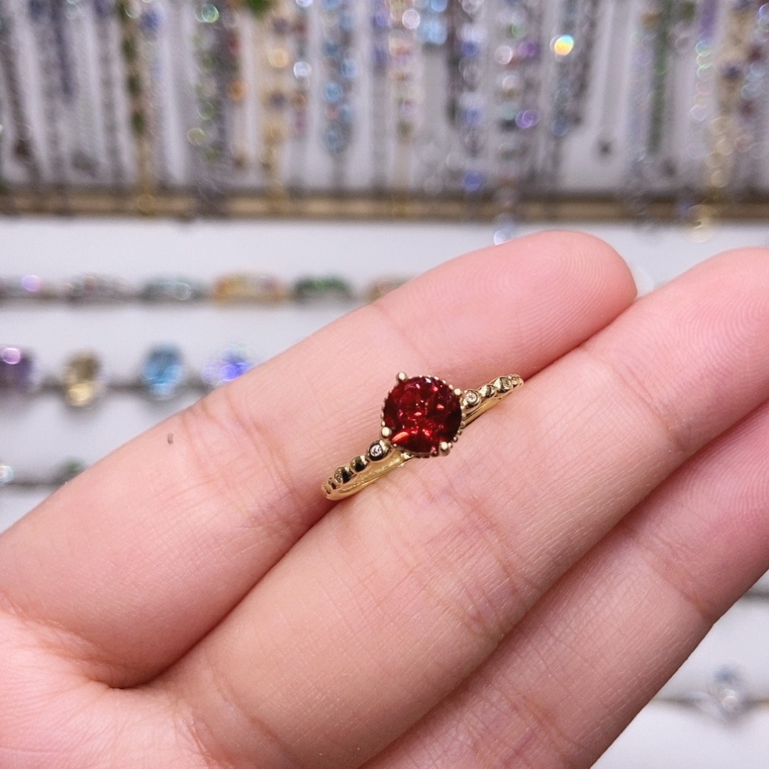 银S925镶嵌石榴石戒指