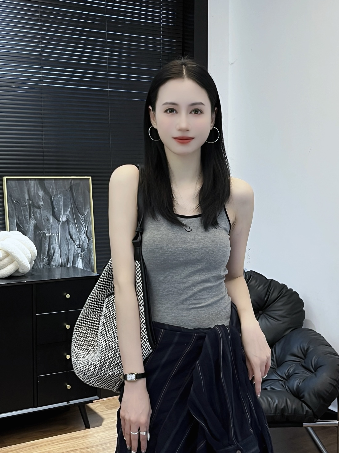 【Si&华严选】笑脸百搭背心自带胸垫打底小吊带8-8906