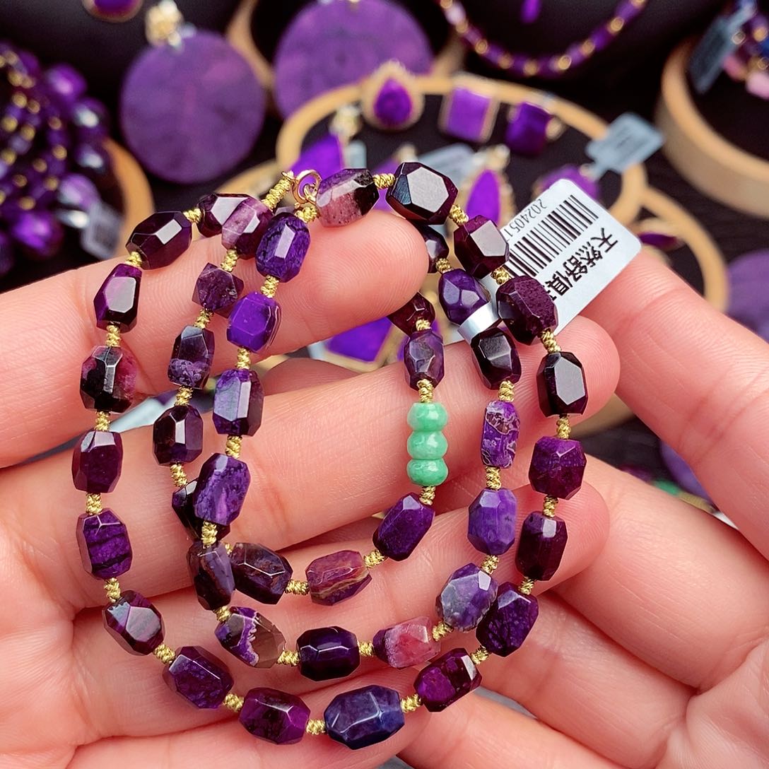 苏纪石（舒俱来）项链18K金镶嵌