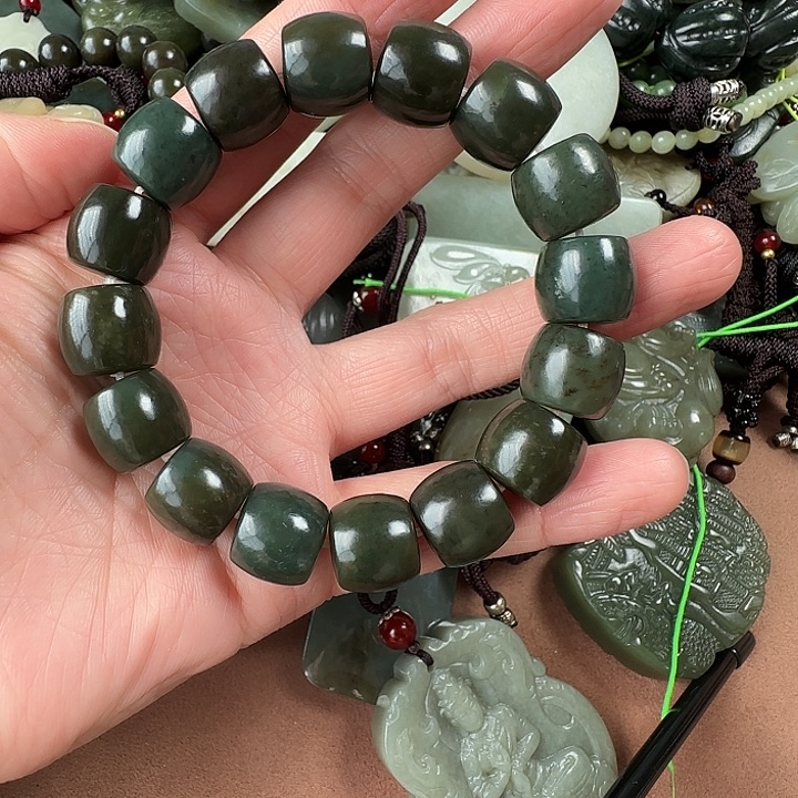 和田玉颈饰未镶嵌