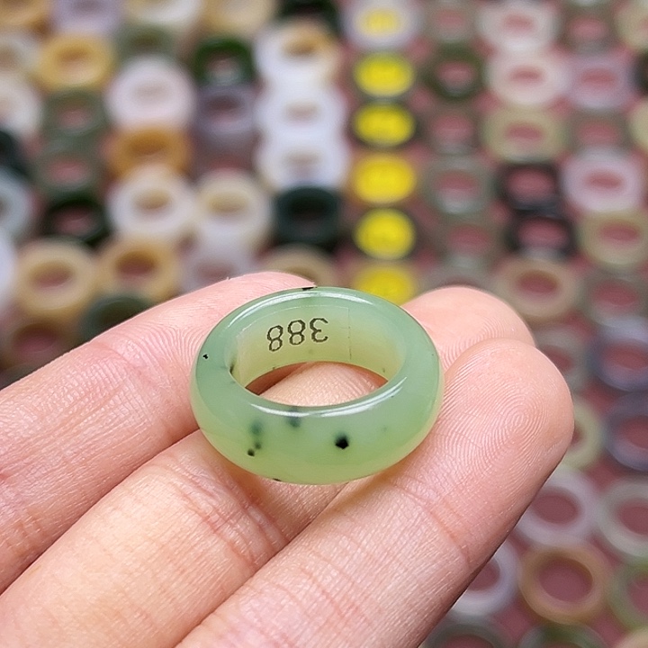 和田玉戒指未镶嵌9码猕猴桃