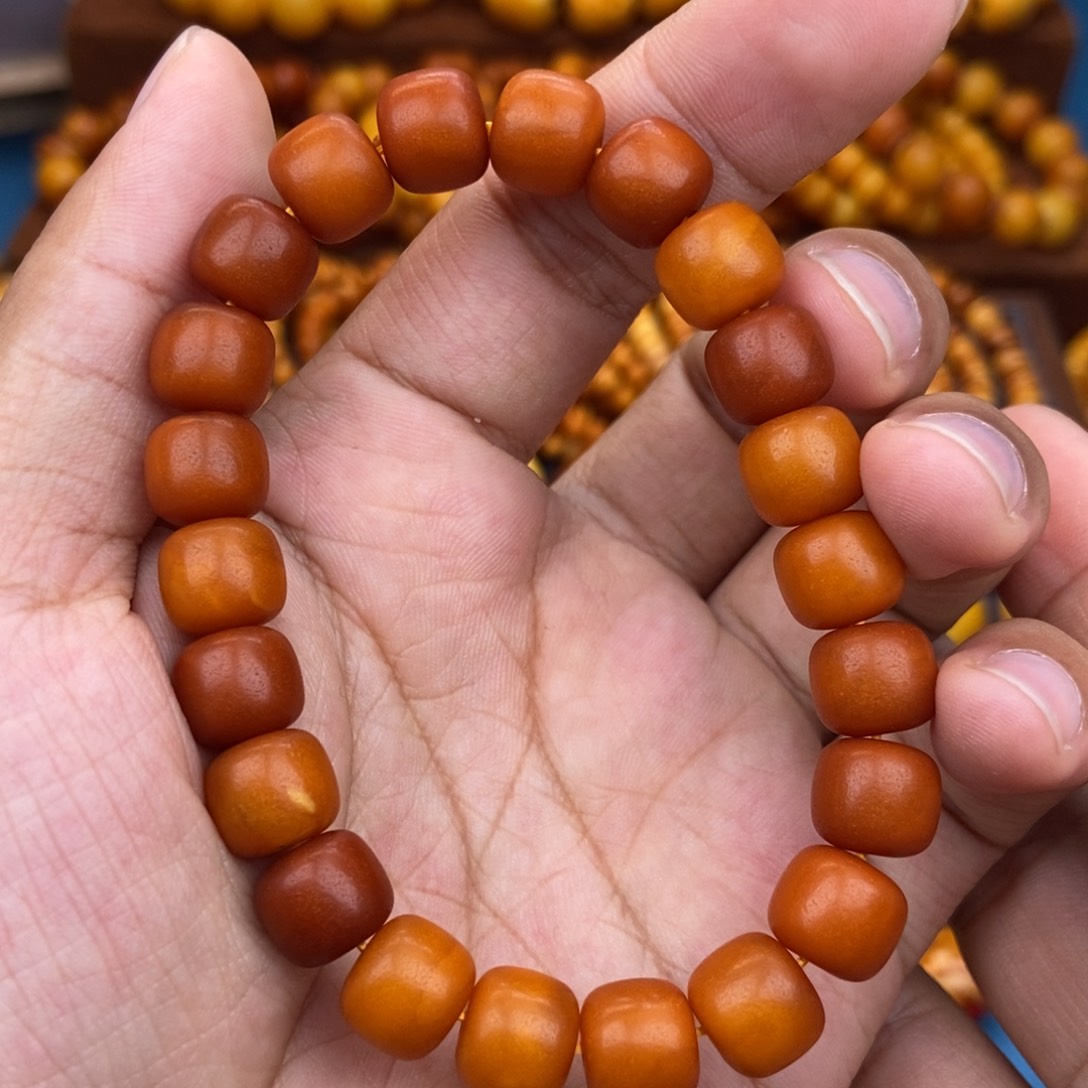 未镶嵌琥珀珠宝奇石