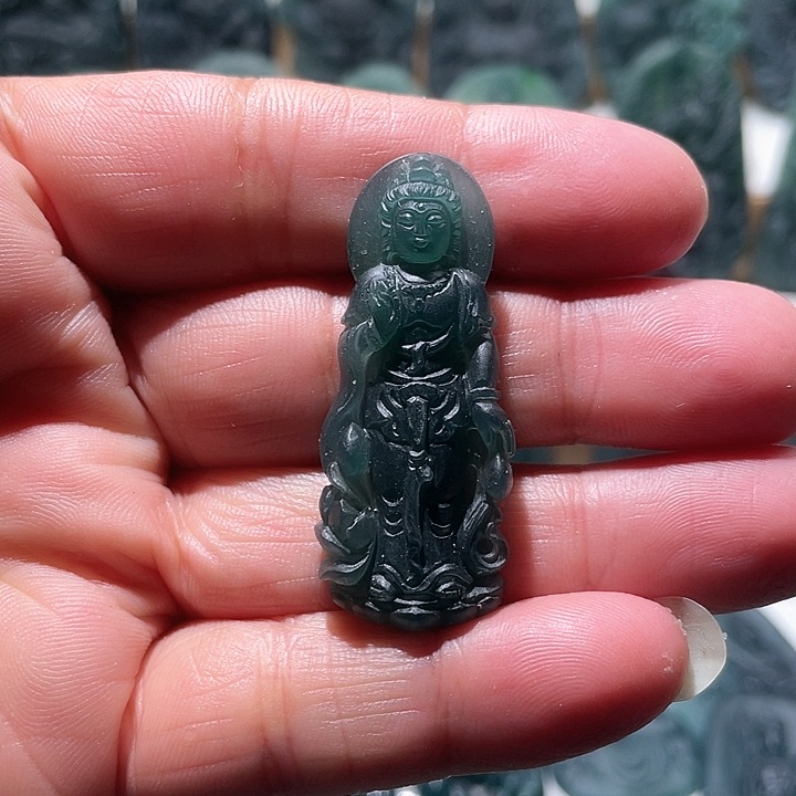 定制翡翠未镶嵌观音