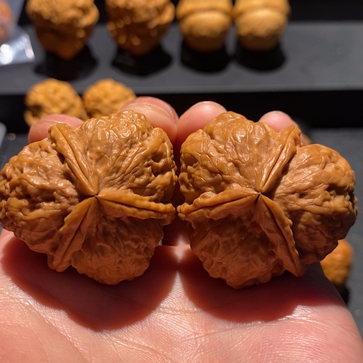 文玩核桃把件40尺金玉三棱