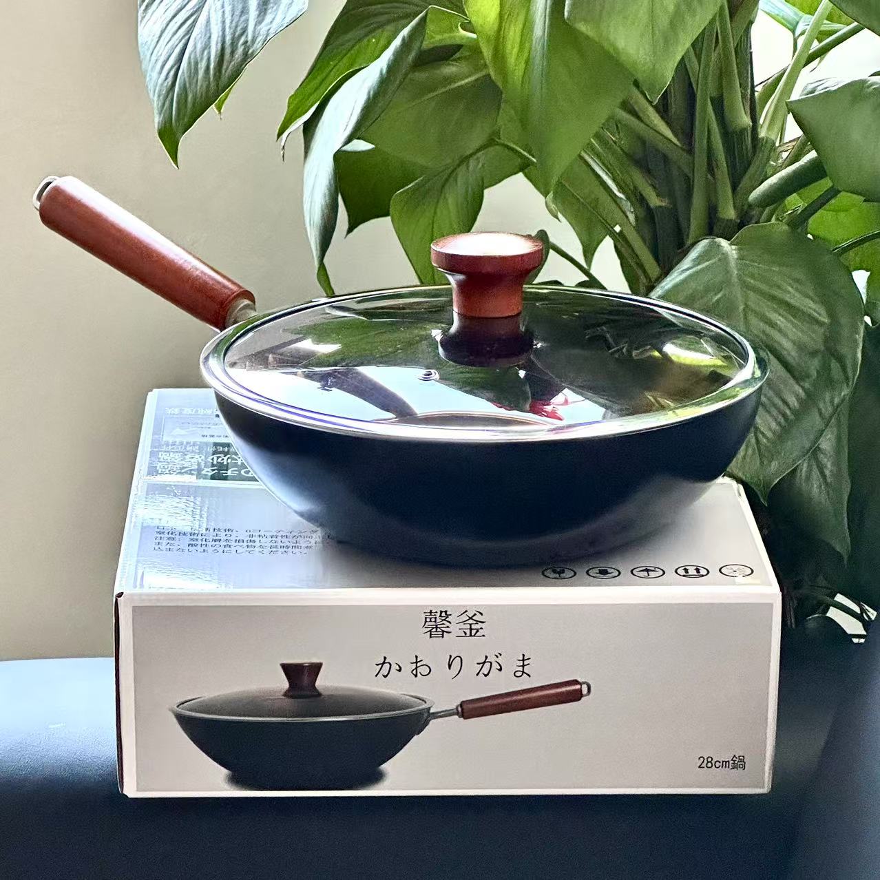 健康0涂层茶色盖28cm高纯度铁钛炒锅