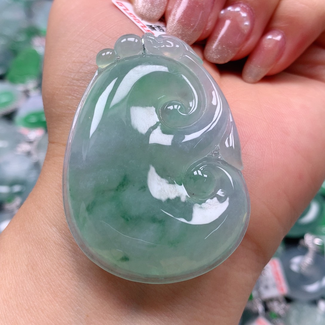 翡翠颈饰未镶嵌天然翡翠