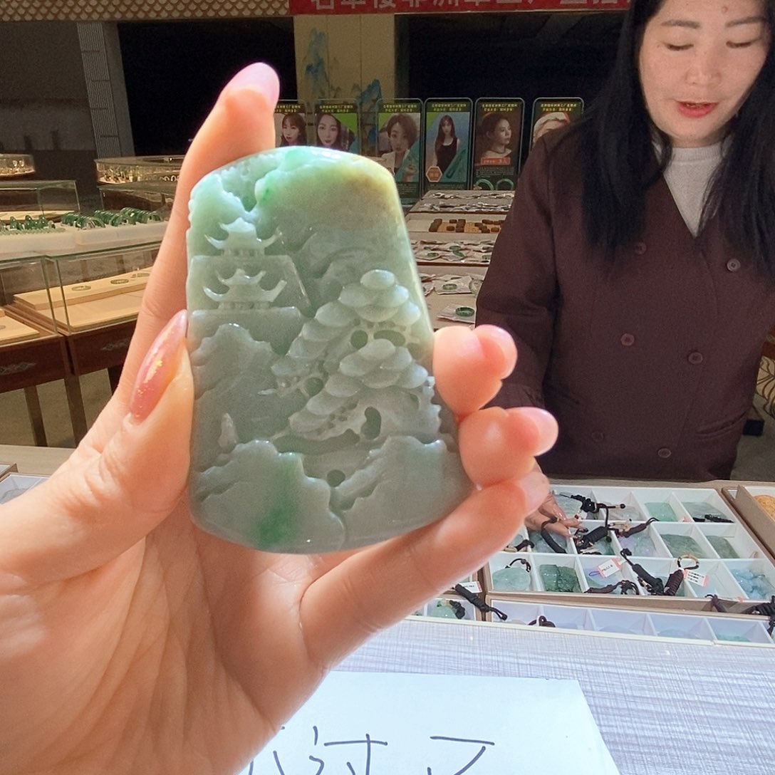 翡翠颈饰未镶嵌一个