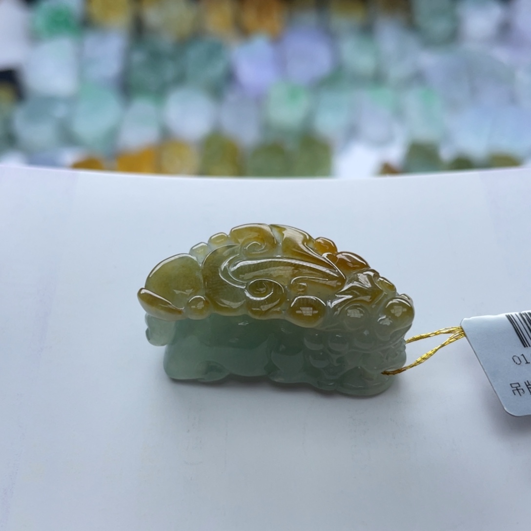 翡翠颈饰未镶嵌貔貅