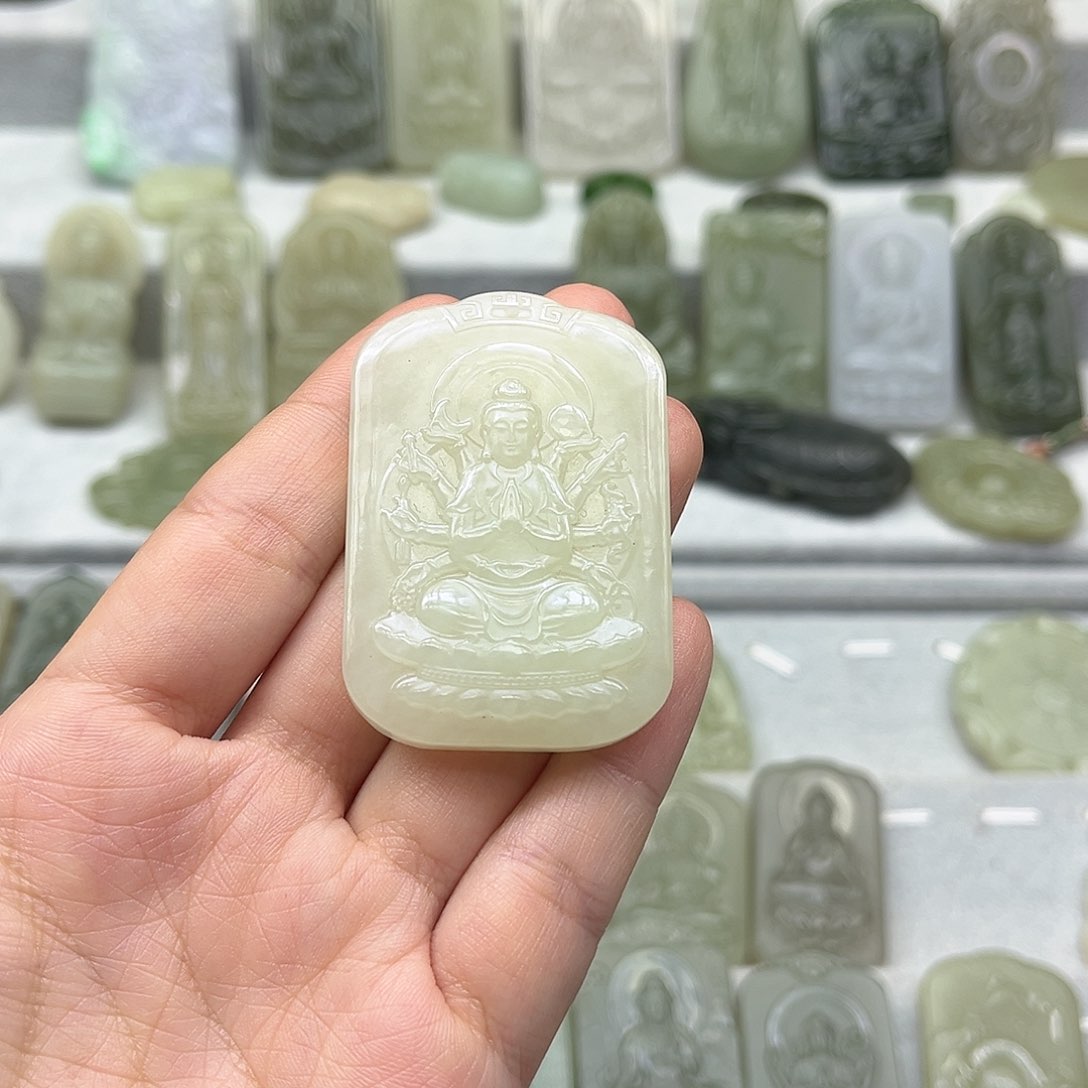 和田玉颈饰未镶嵌弘*