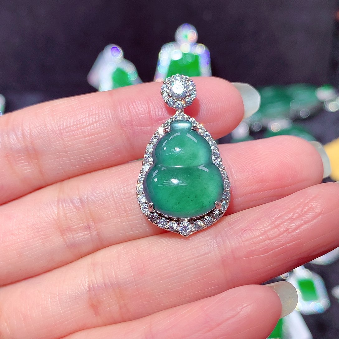 【闪购商品】翡翠吊坠(不含链)未镶嵌