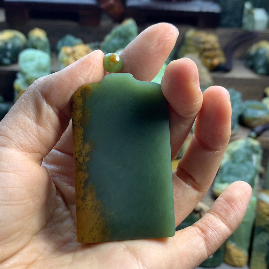 岫岩河磨玉（透闪石质玉）挂件未镶嵌佛****