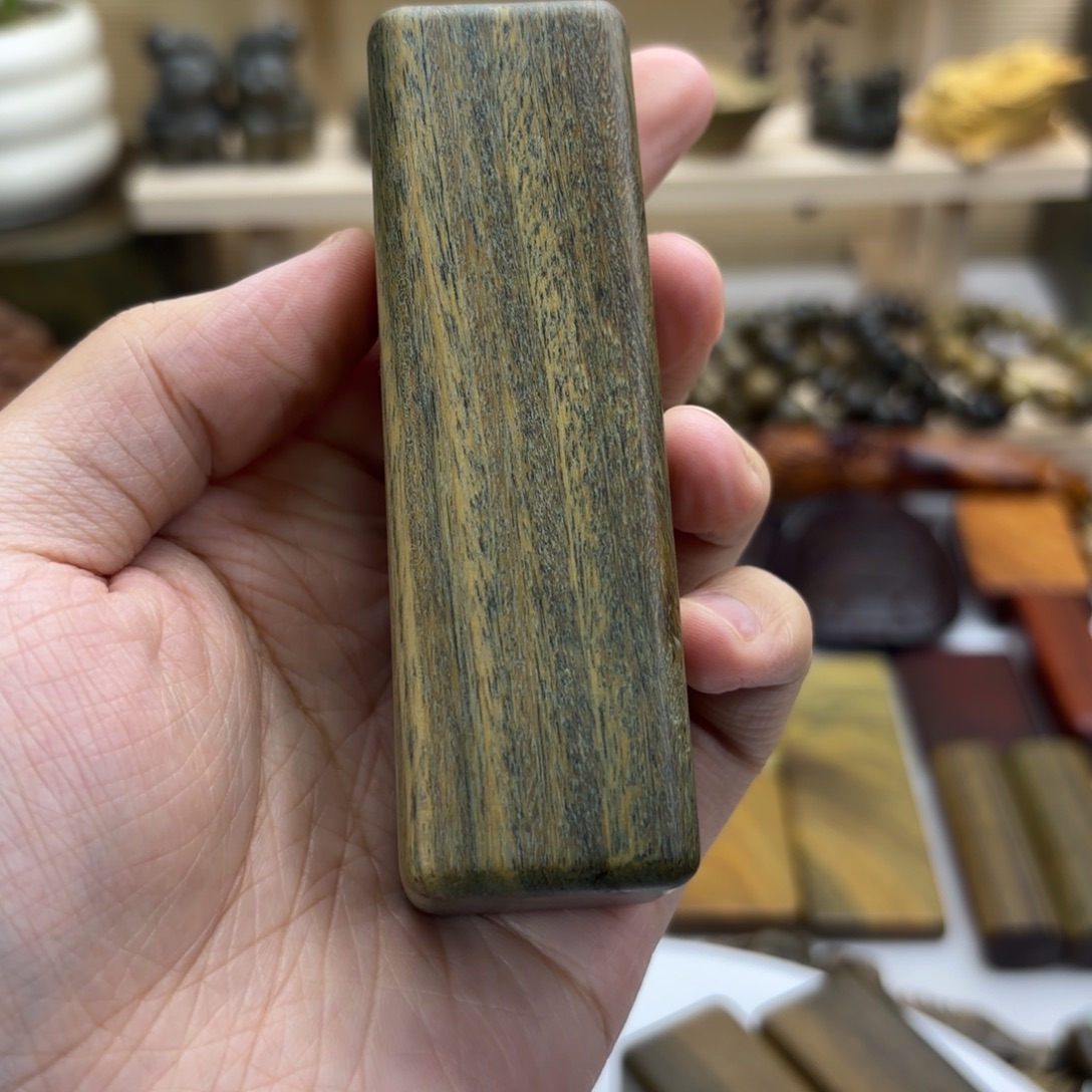 今***饭木绿檀木手把件工艺品