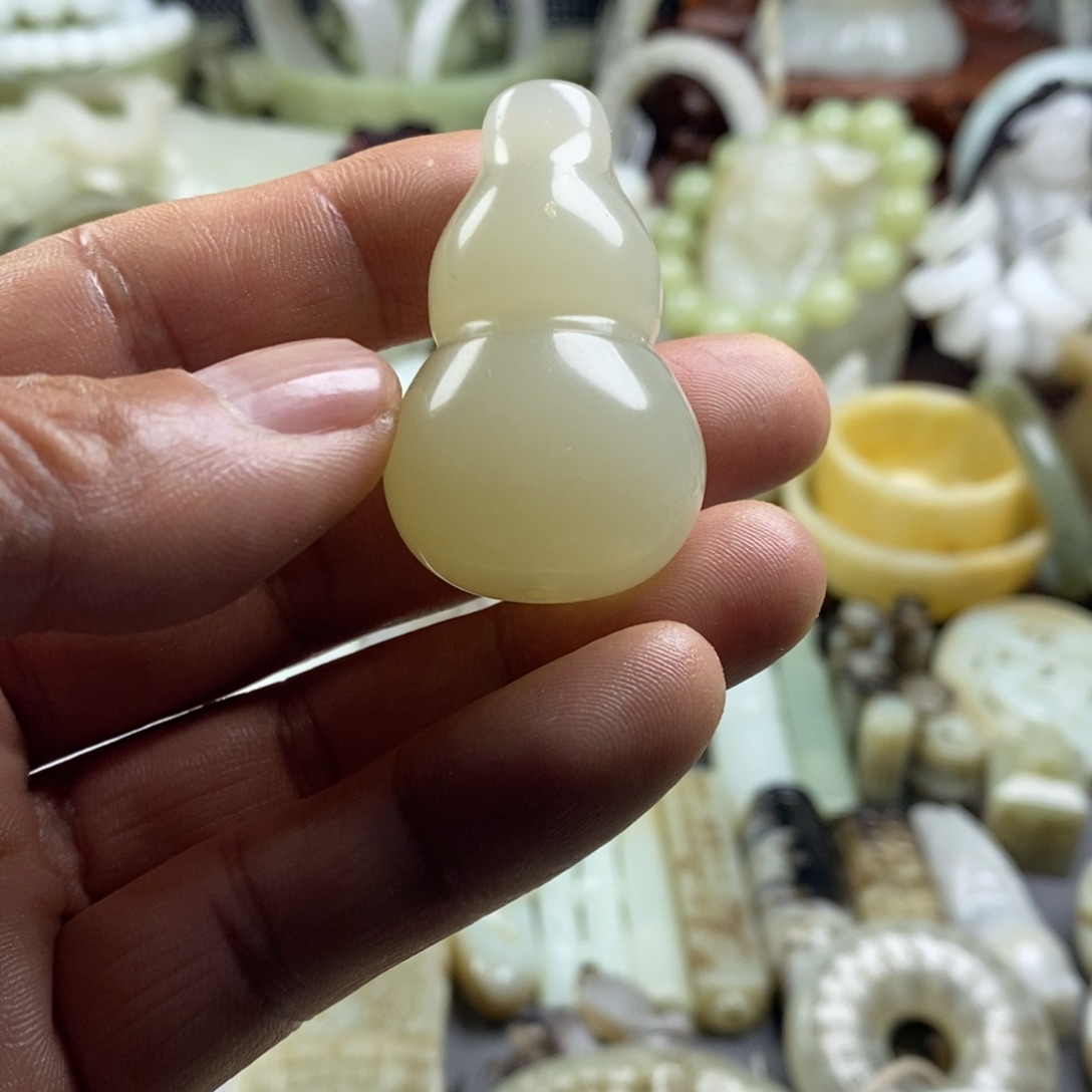 和田玉（糖玉）未镶嵌颈饰