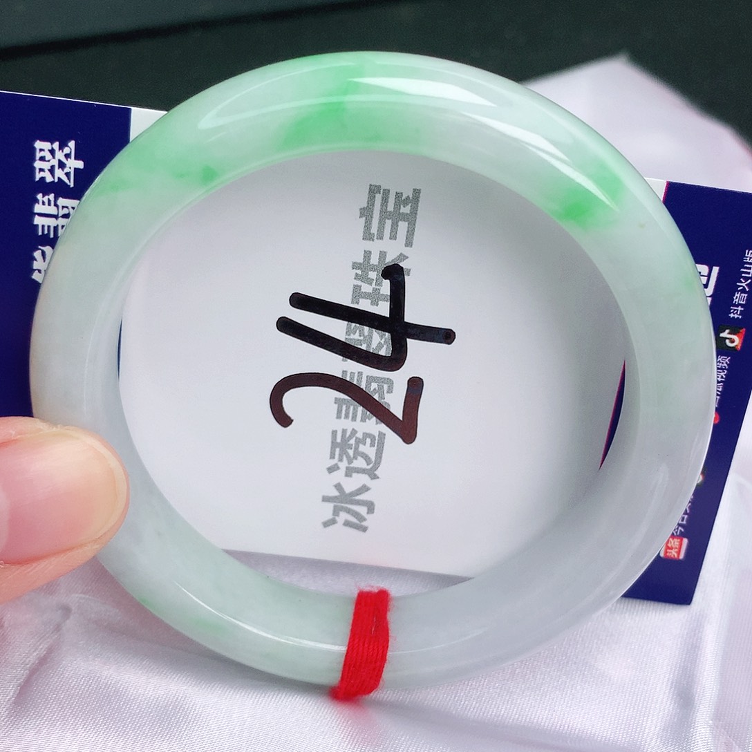 翡翠手镯未镶嵌缅甸天然A货翡翠