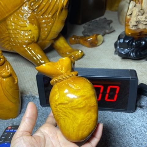 金丝楠关*云代代有福的