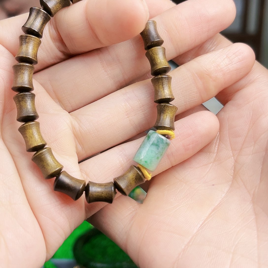 翡翠颈饰未镶嵌手链