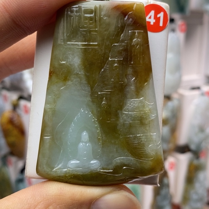 翡翠颈饰未镶嵌家**坤每天