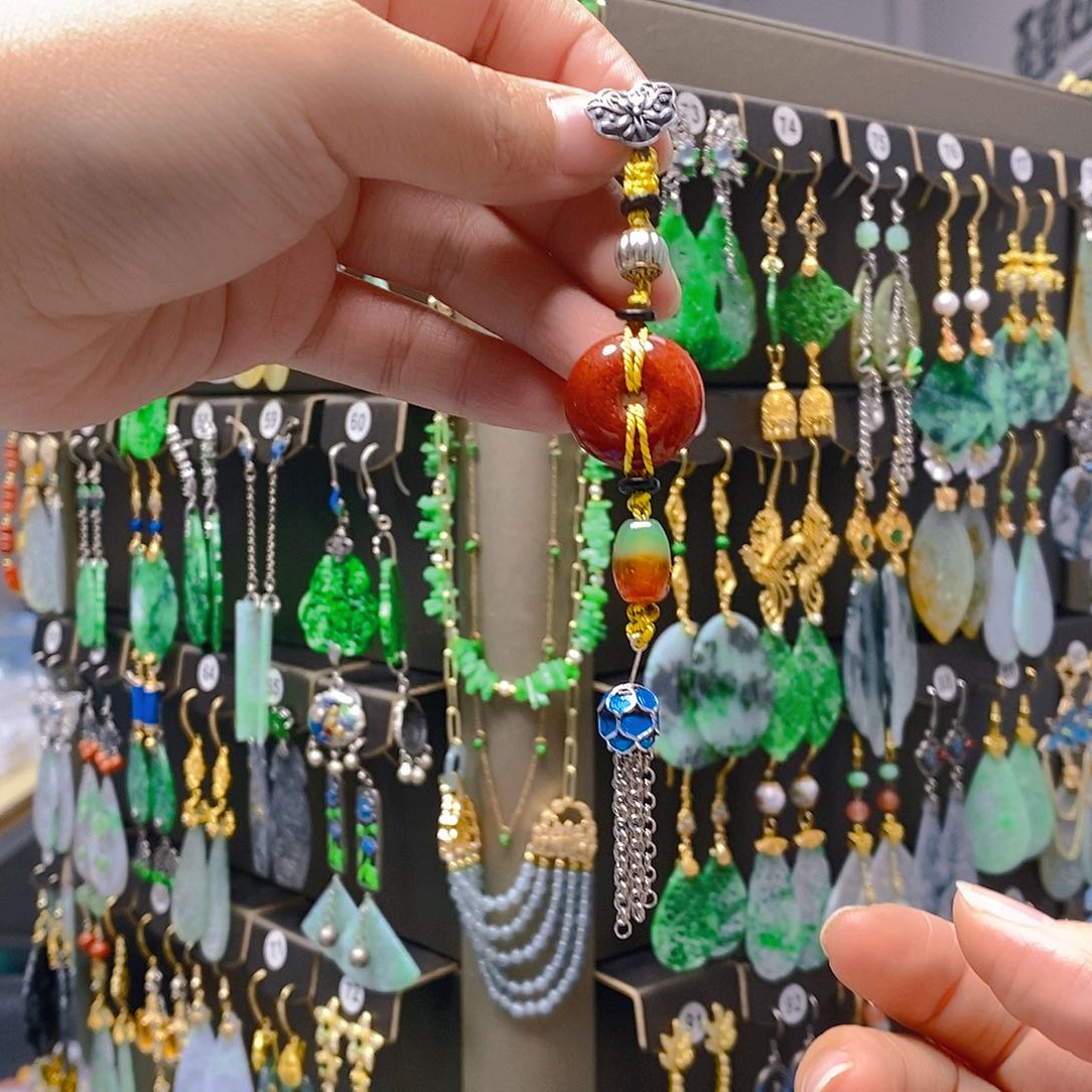 未镶嵌翡翠耳饰翡翠