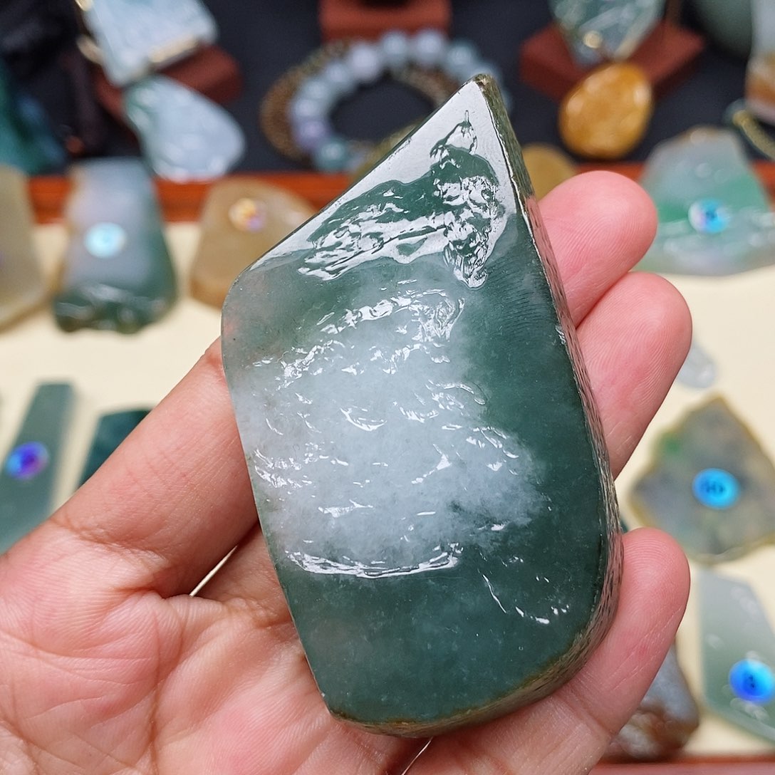 翡翠未镶嵌颈饰翡翠