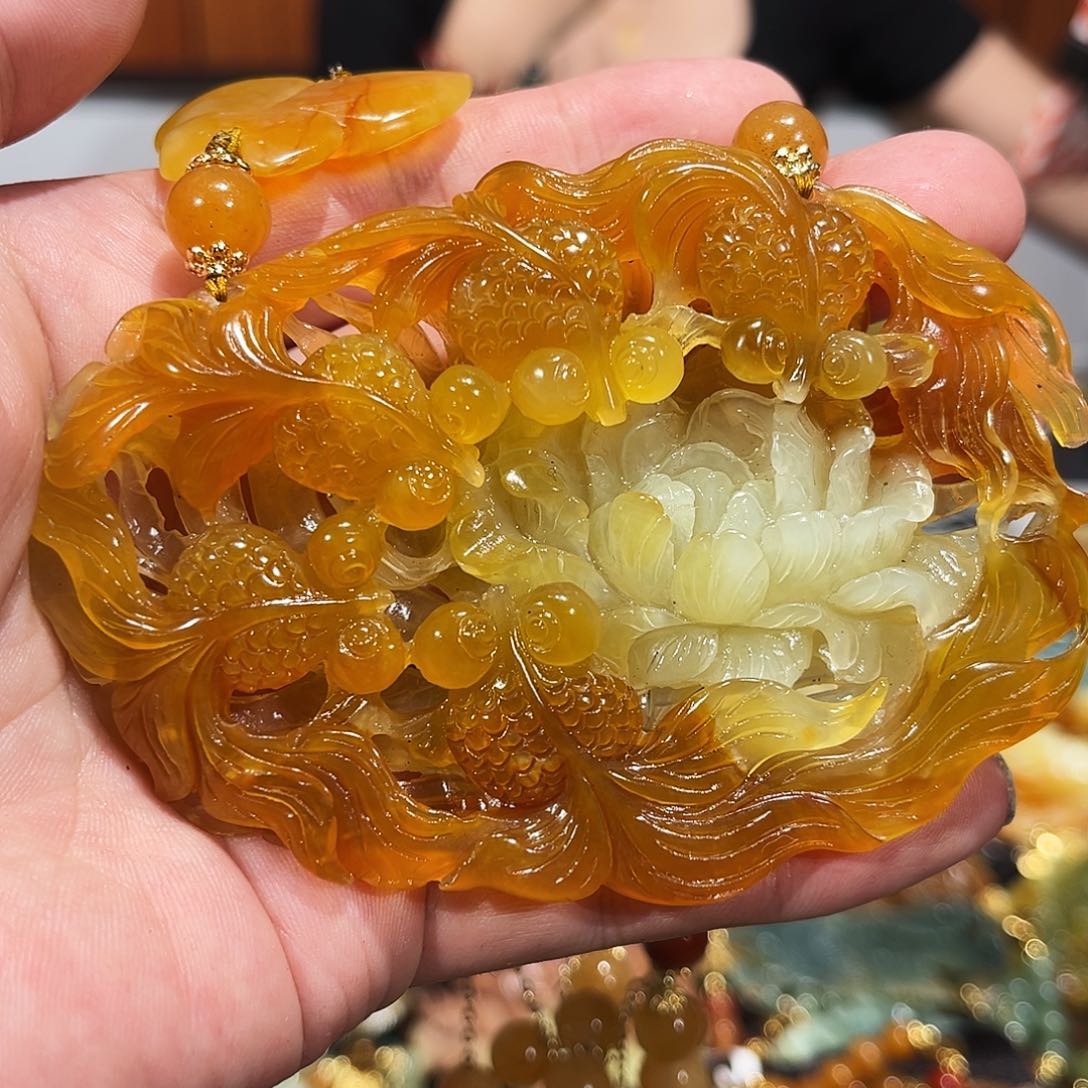 岫玉未镶嵌毛衣链荔*姐
