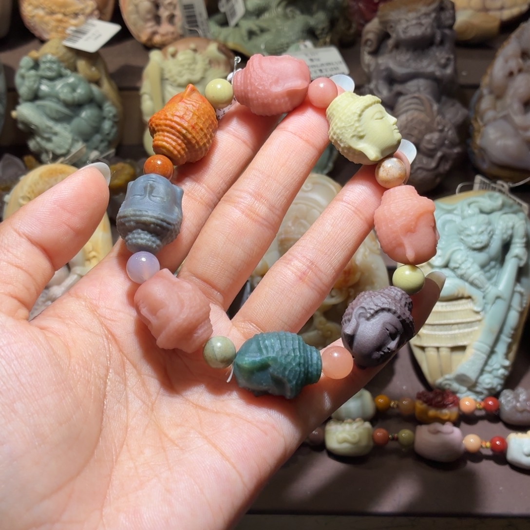 马***宁石英质玉未镶嵌手串