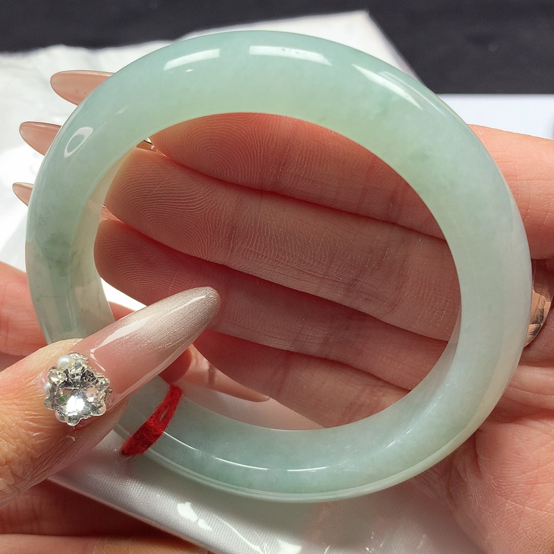 翡翠手镯未镶嵌好**伴59圈