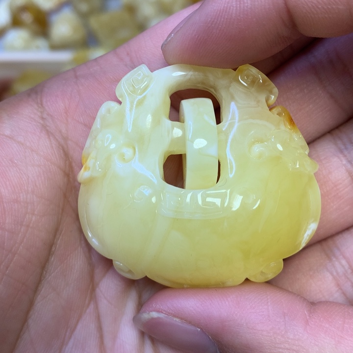 【闪购商品】琥珀珠宝奇石未镶嵌镂空锁