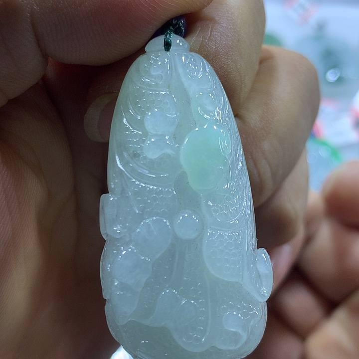 翡翠未镶嵌颈饰天然翡翠A货吊坠