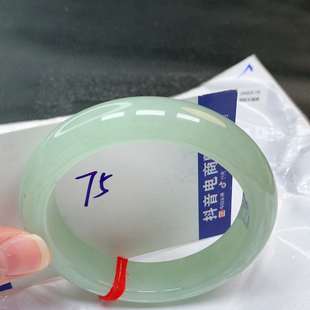 翡翠手镯未镶嵌75号
