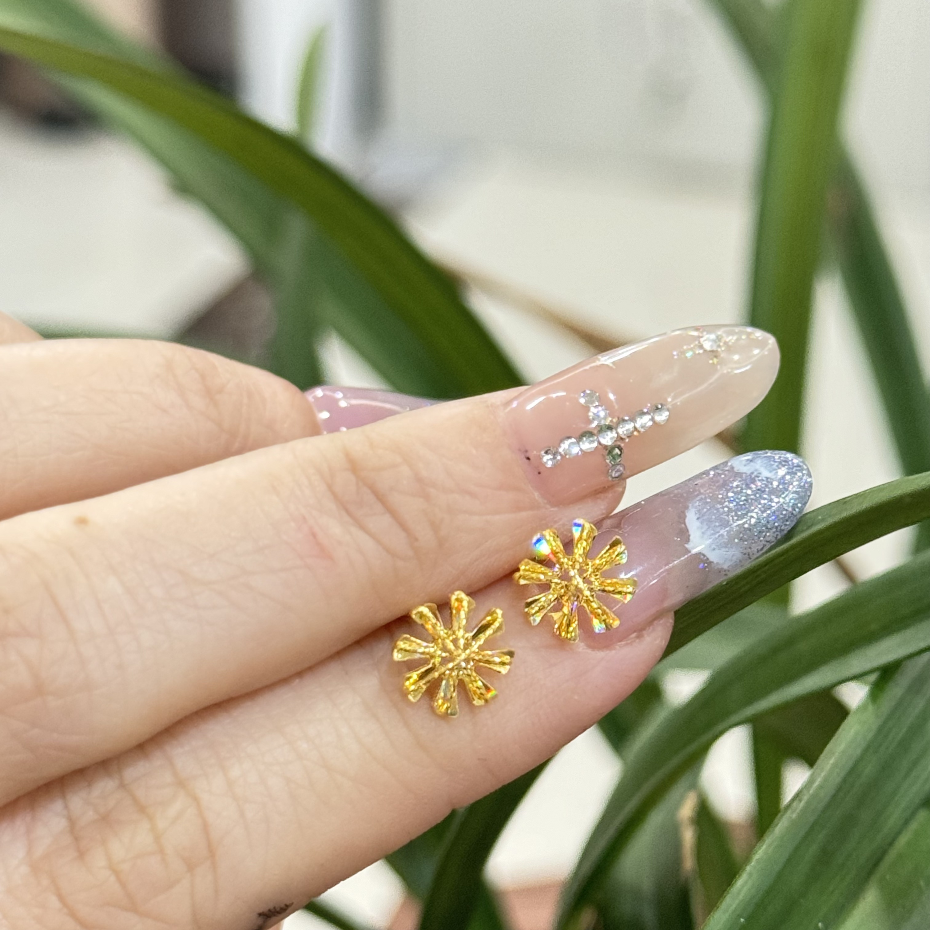 待定E【幻彩太阳花耳针 】-足金999精工5耳饰