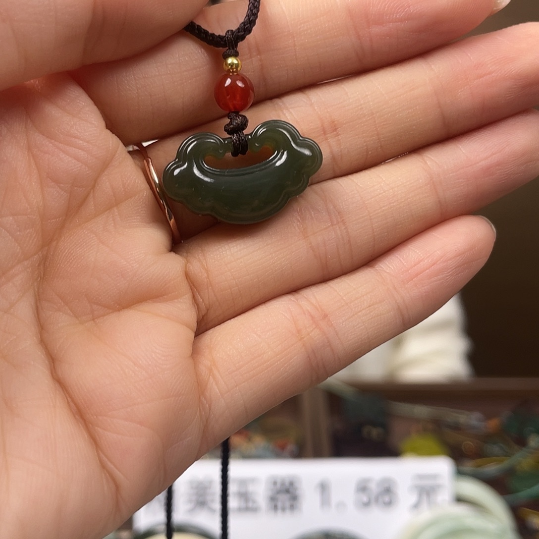和田玉（糖玉）未镶嵌颈饰