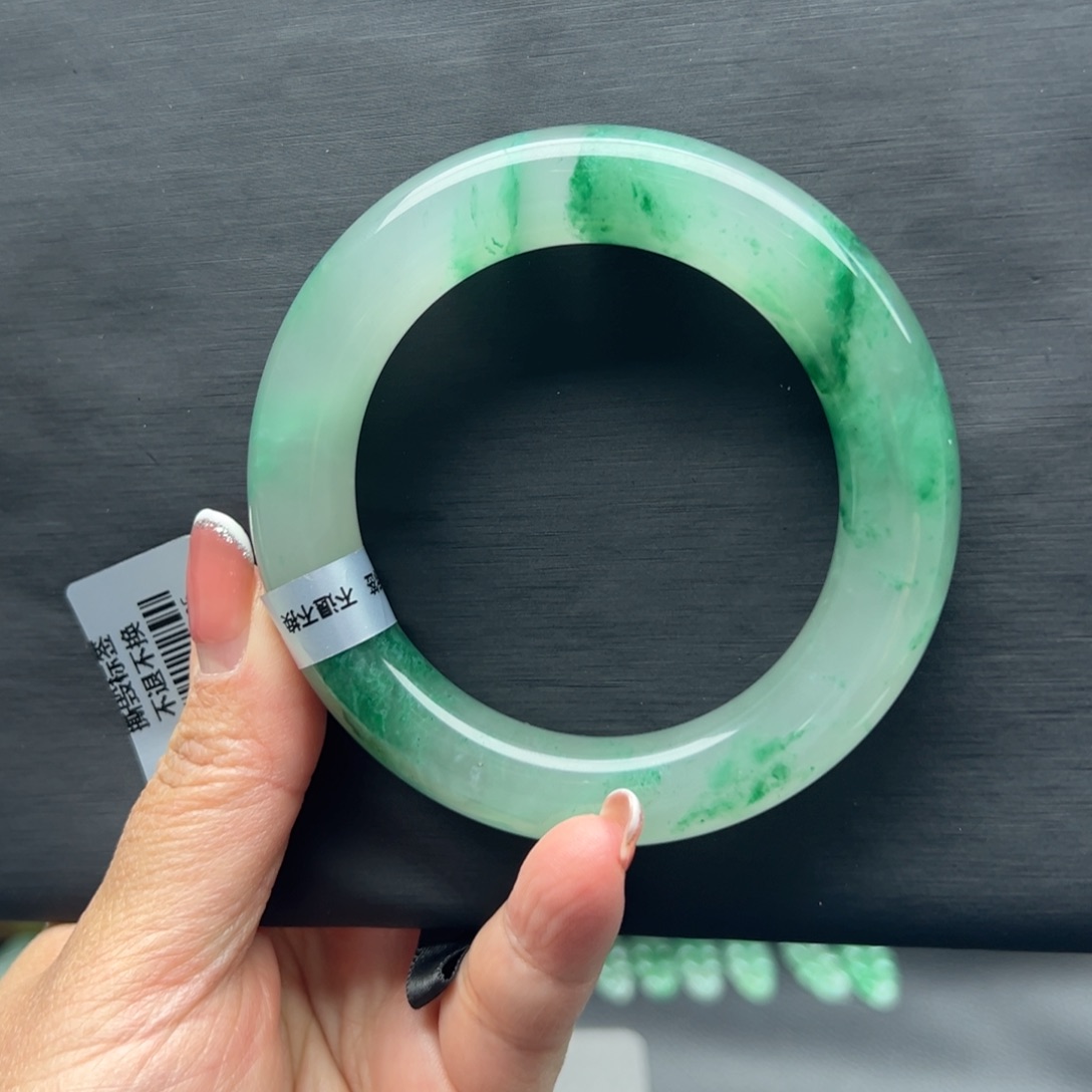 石英质玉（非洲翠）未镶嵌手镯