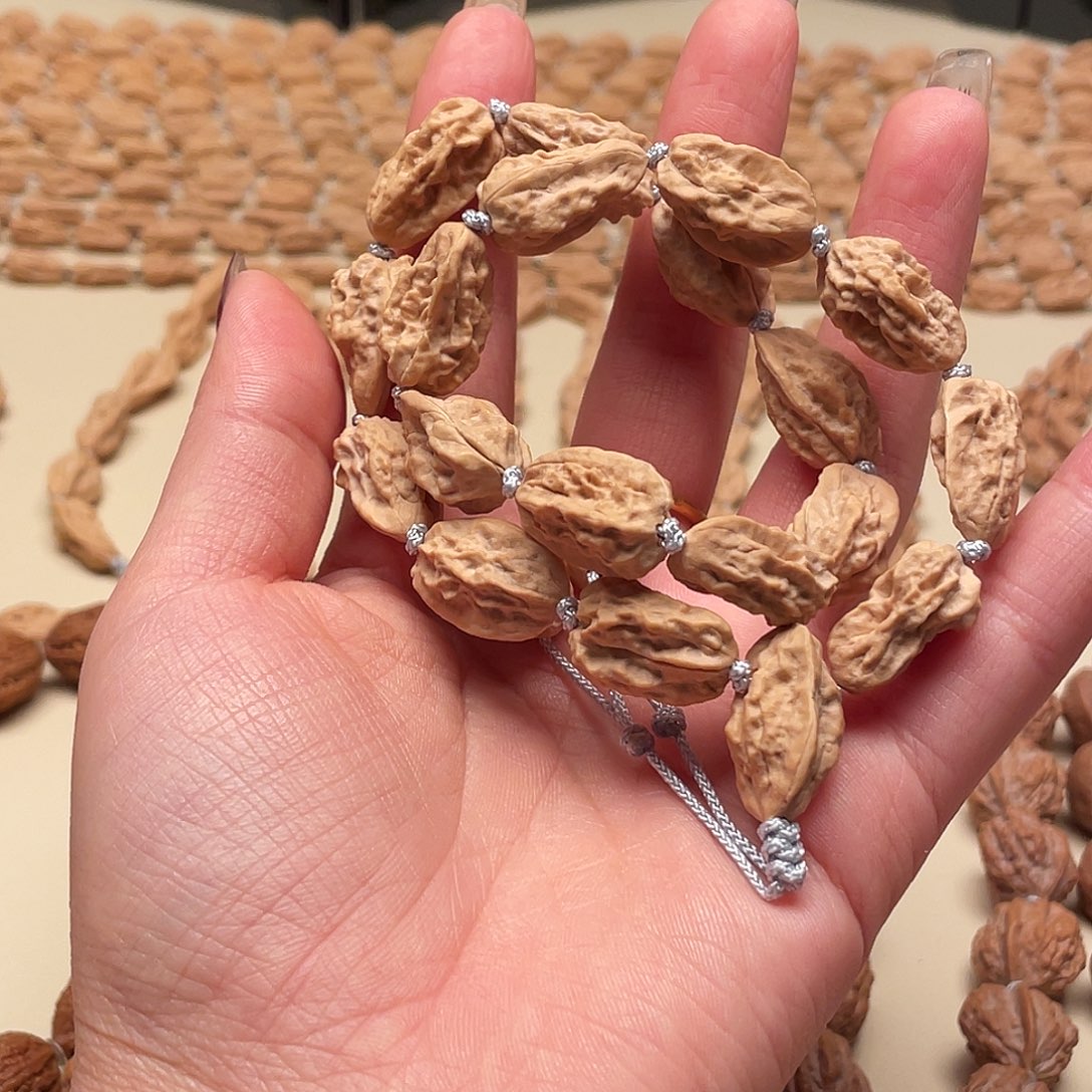 小***西手串桃核异形手持