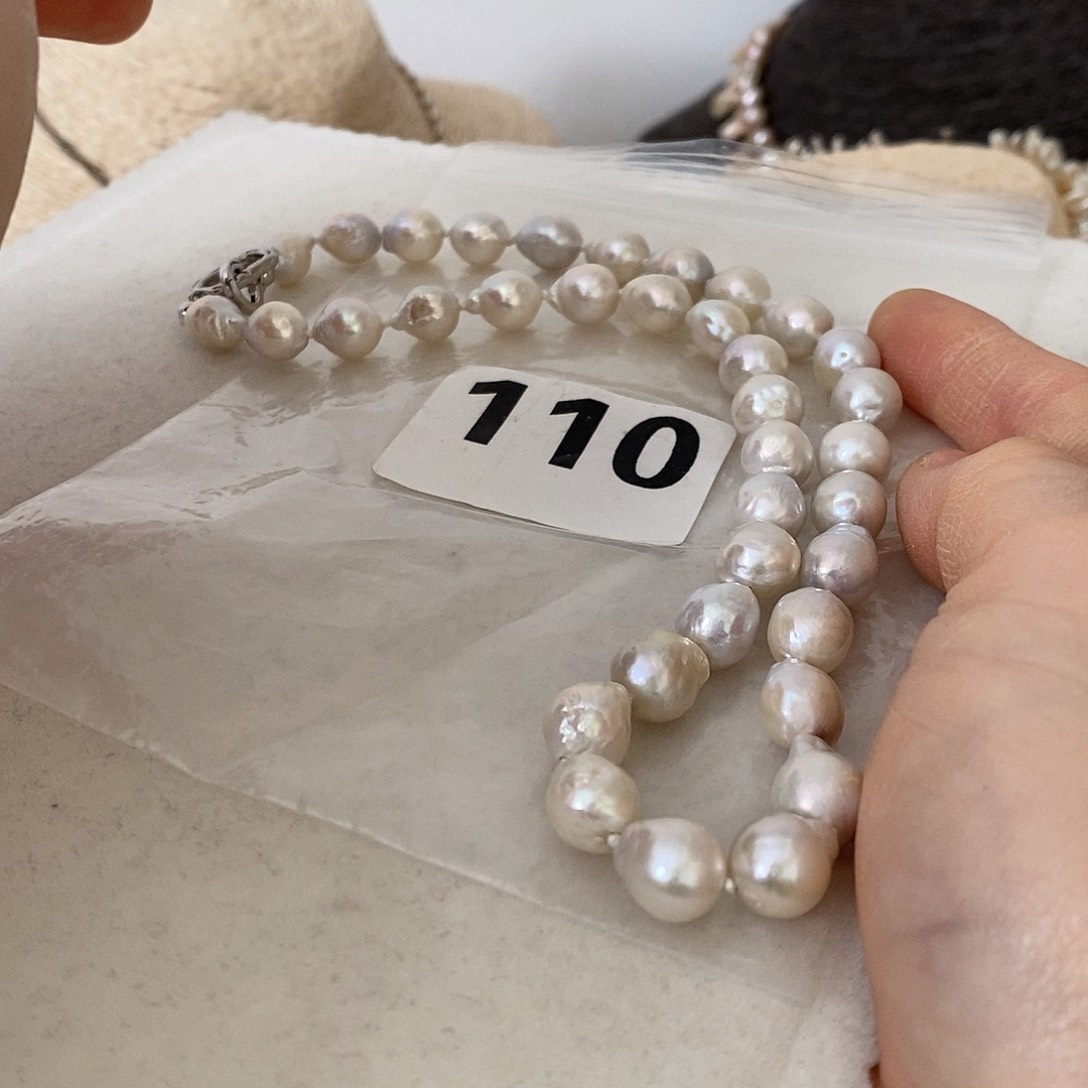 淡水珍珠颈饰未镶嵌有**?