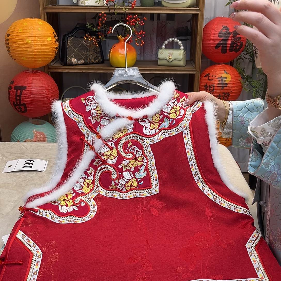 刺绣重工刺绣双如意斜襟棉马甲XL