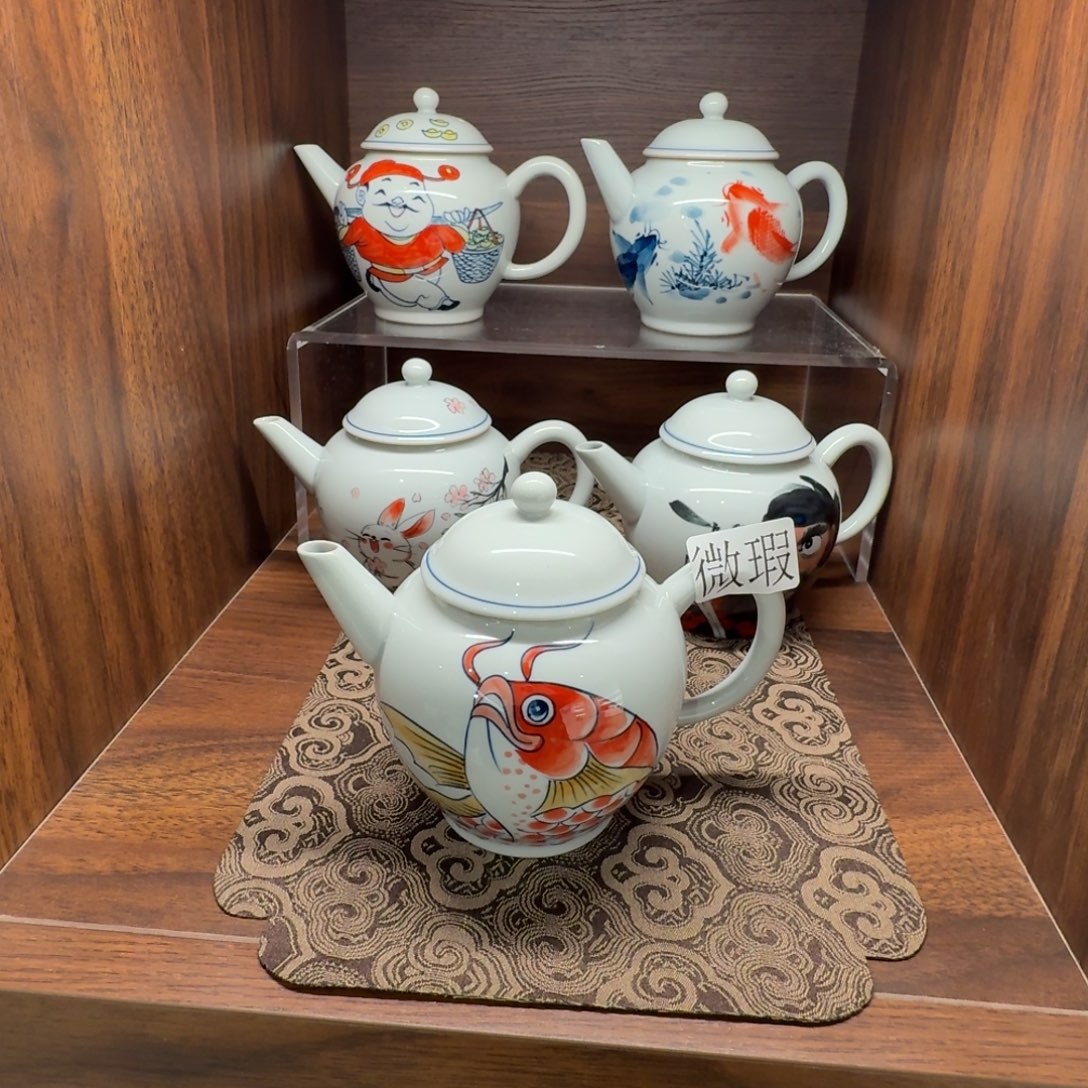 釉下手绘茶具微瑕