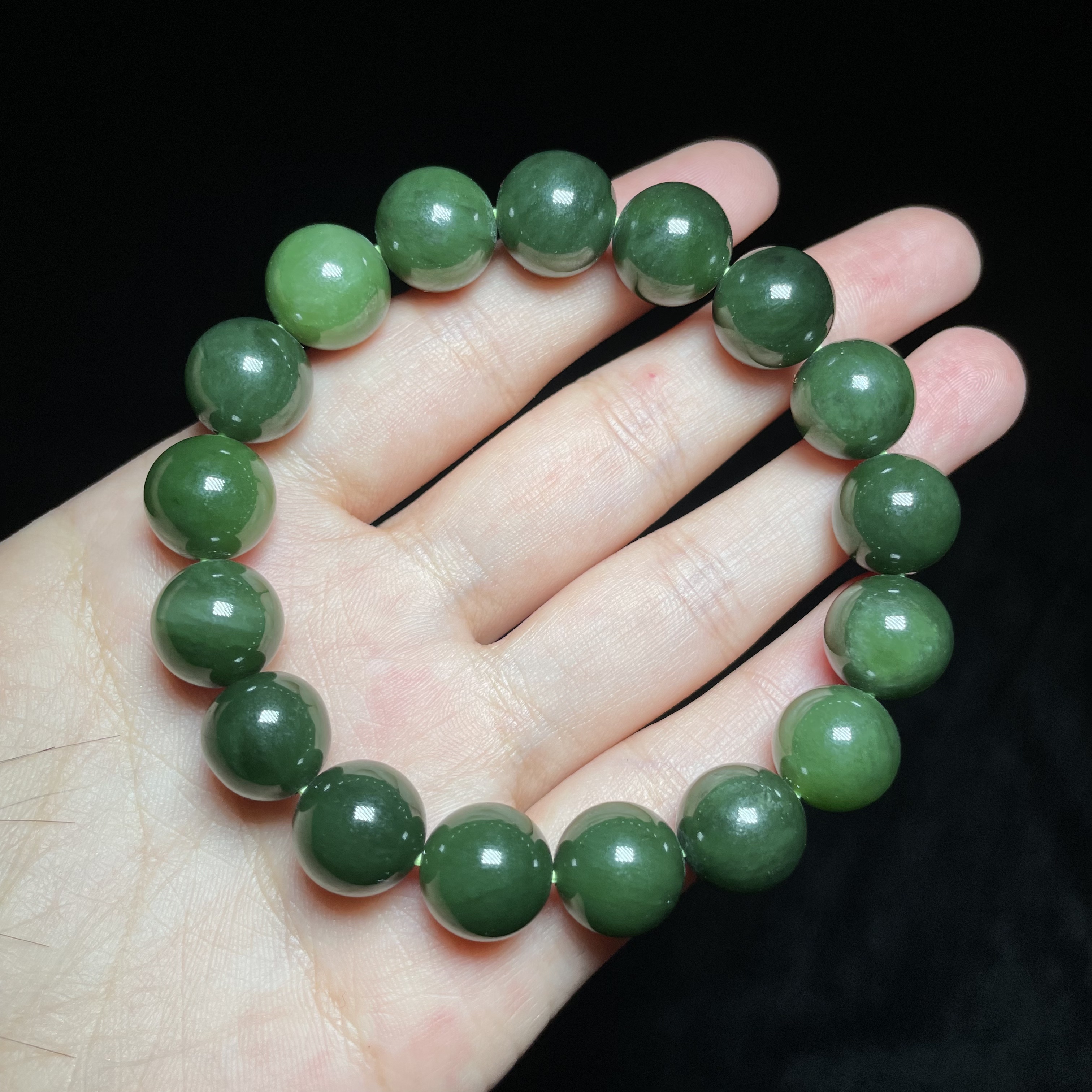 L【玉氏珠宝】和田玉碧玉手串-约12mm 多样性发一 CAN4010146