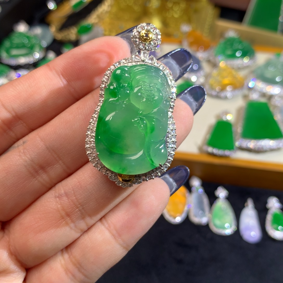 翡翠挂件18K金镶嵌那***生财神