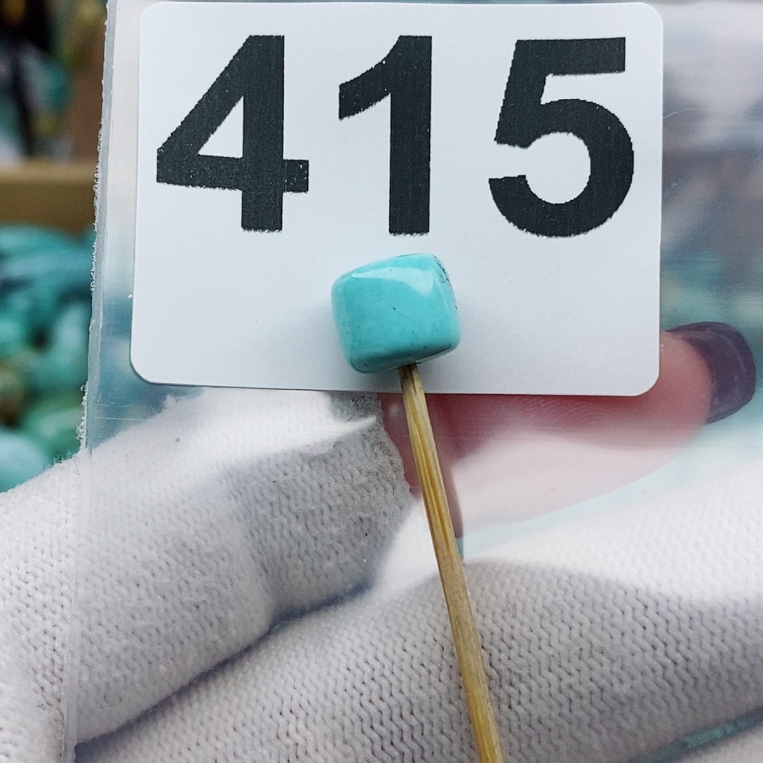 绿松石颈饰未镶嵌