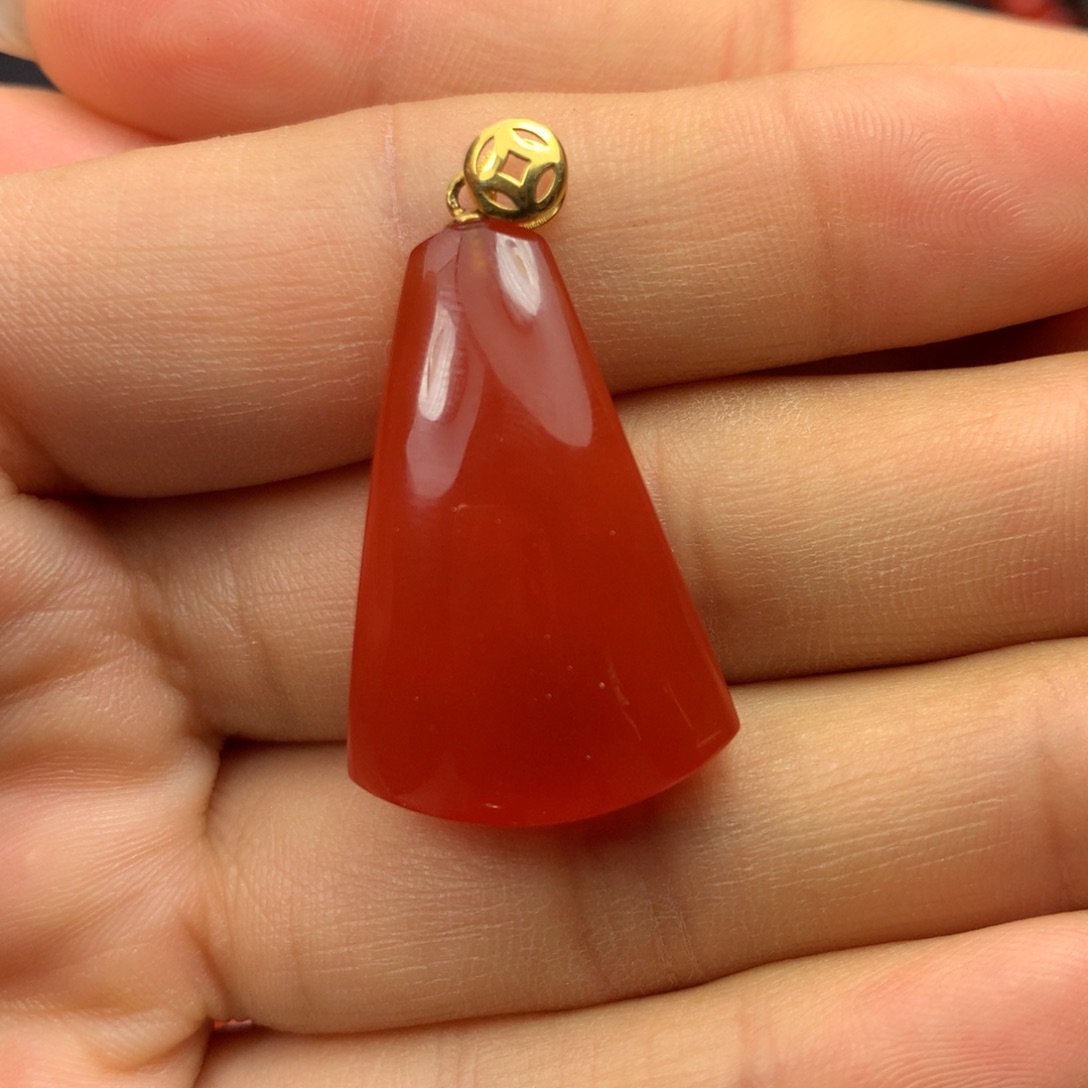 南红玛瑙吊坠18K金镶嵌