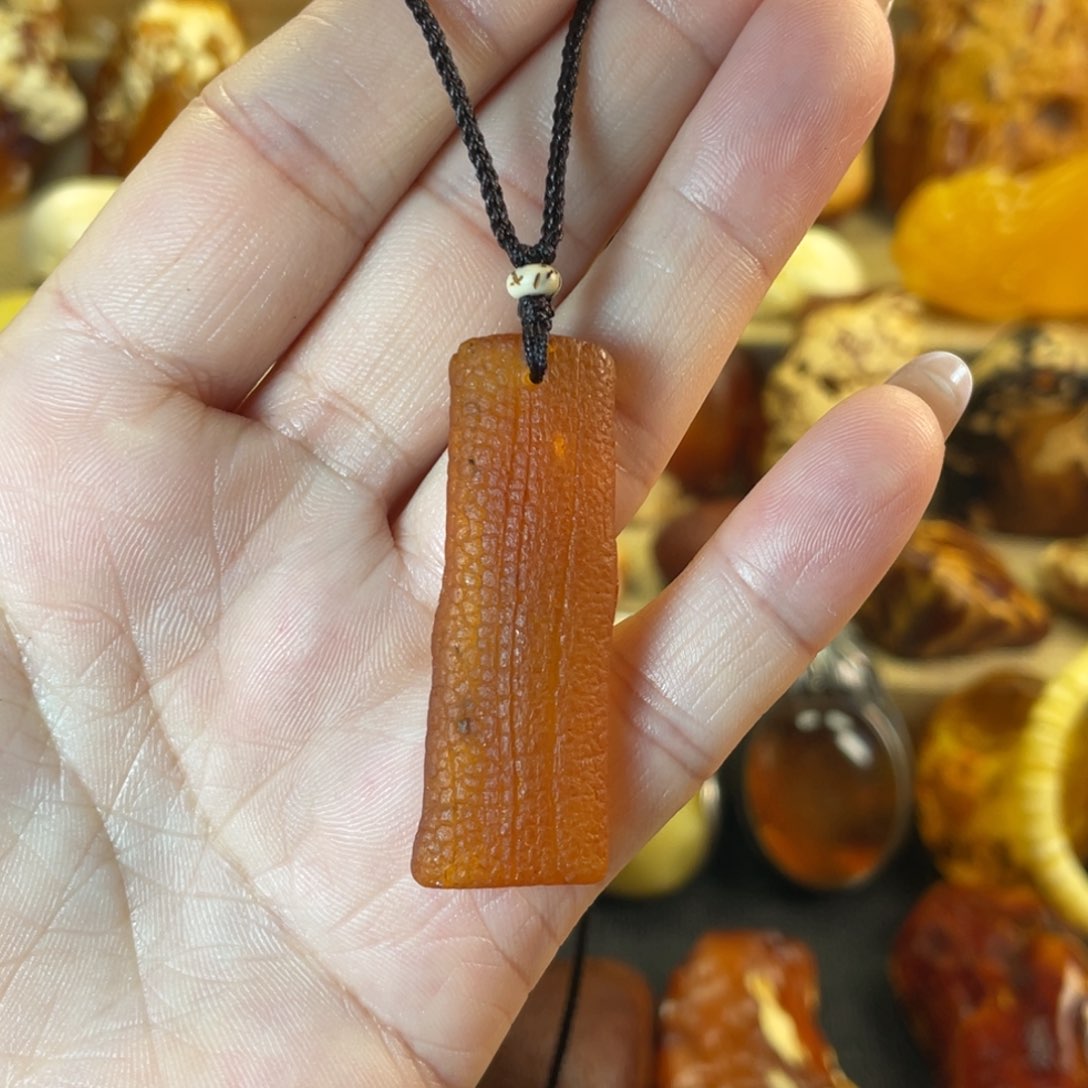 裸石琥珀未镶嵌天然蜜蜡全皮吊坠