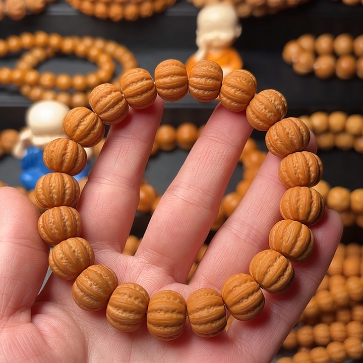 随****手串猴头核桃去体验一下小心翼翼