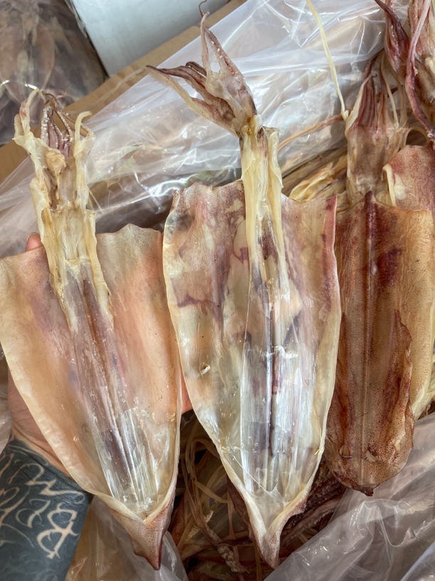 汕尾马宫本港人家晒起鱿鱼干鱿鱼脯，做香炒饭来沾芥末酱油好吃