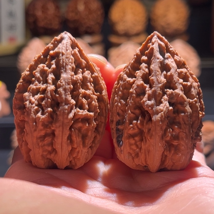 文玩核桃吊坠娇美楸1