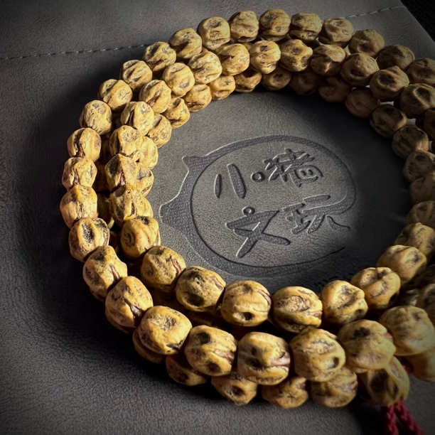 满坑对眼脏鬼尸陀林红芽红油皮柏香百香长串脖挂手串