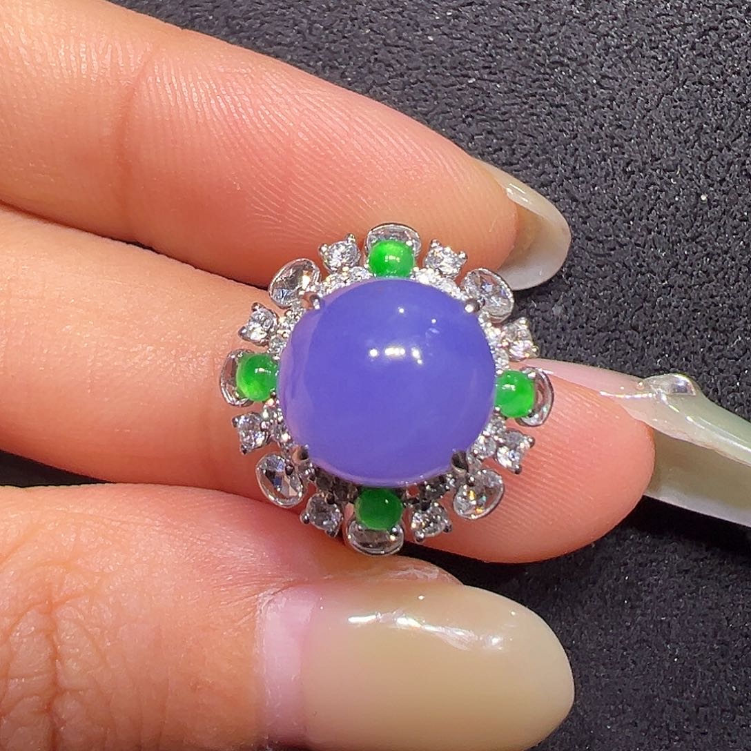 翡翠18K金镶嵌戒指蛋面