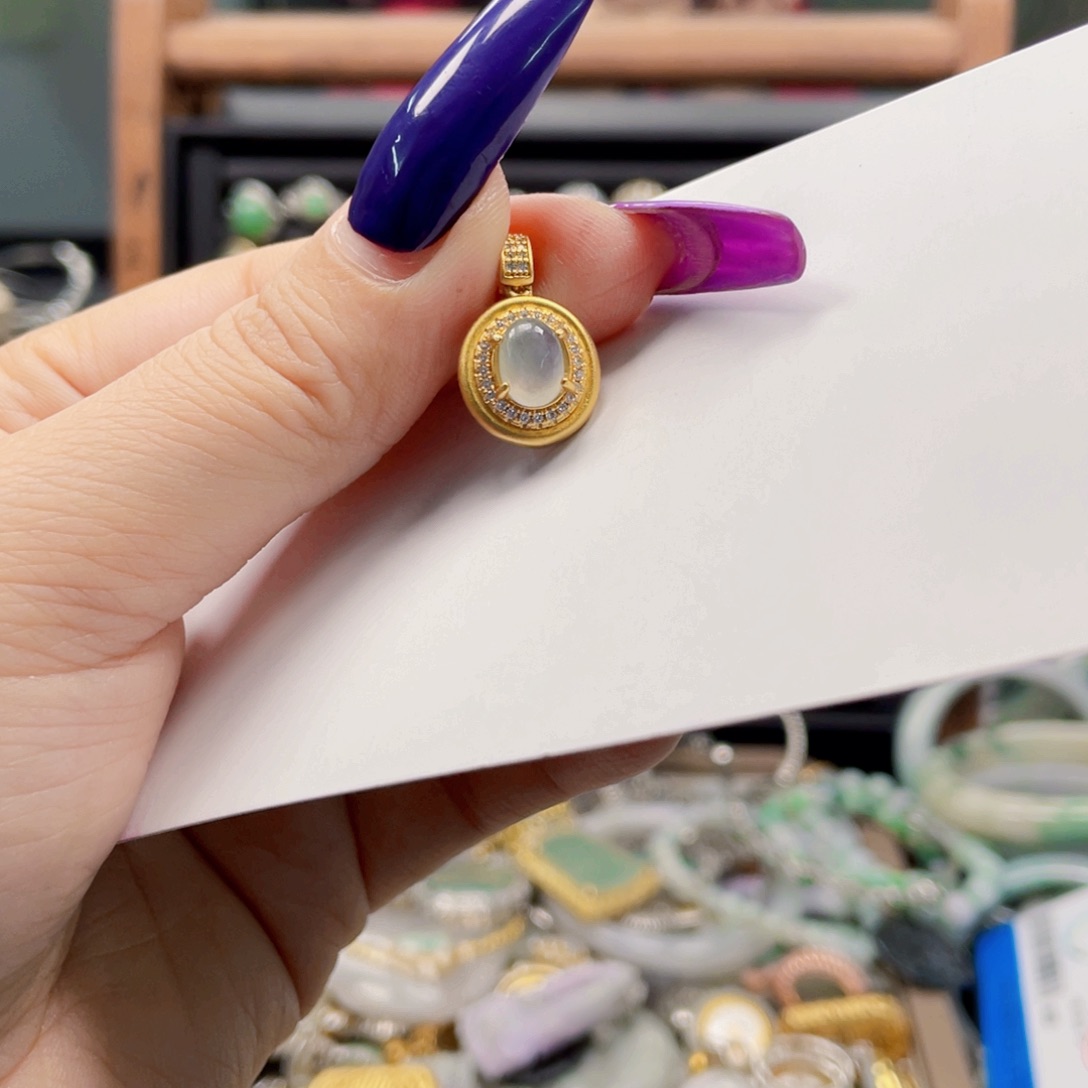 翡翠未镶嵌颈饰天然翡翠Ａ货